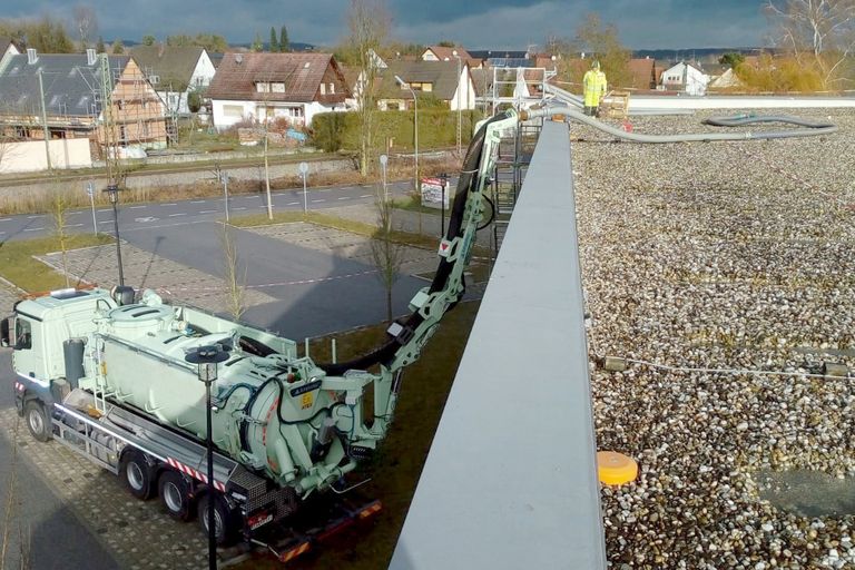 Saugbagger Fürth - Flachdachsanierung